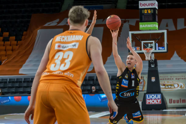 莱昂纳德的 莱昂纳德的