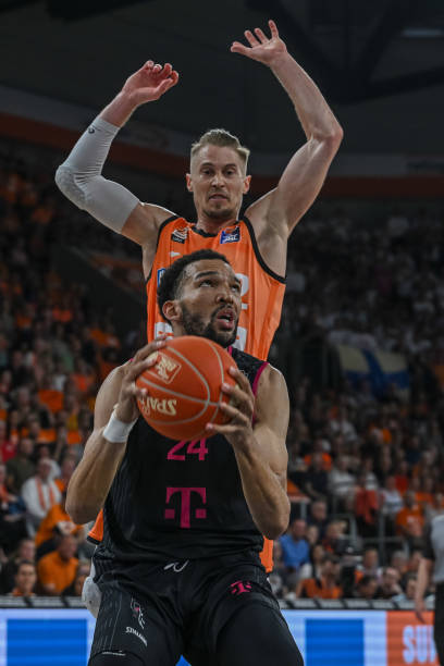 更是战术 更是战术